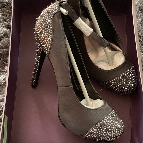 Bakers NEW “Vice” babydoll platform spiked pumps - Picture 4 of 8